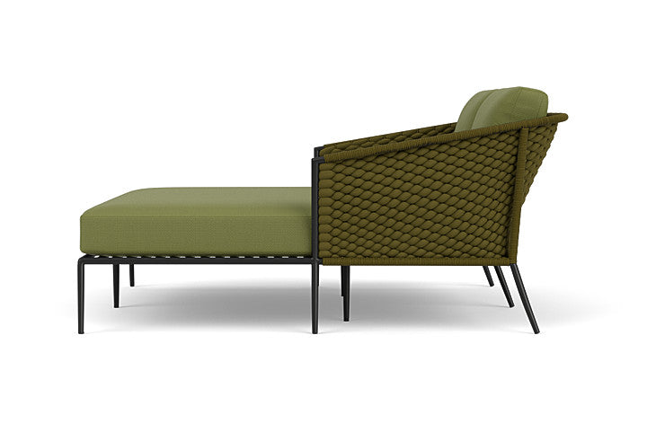 Lloyd Flanders Escape Daybed