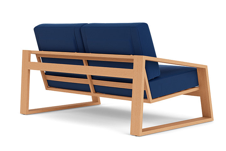 Lloyd Flanders Pursuit Loveseat