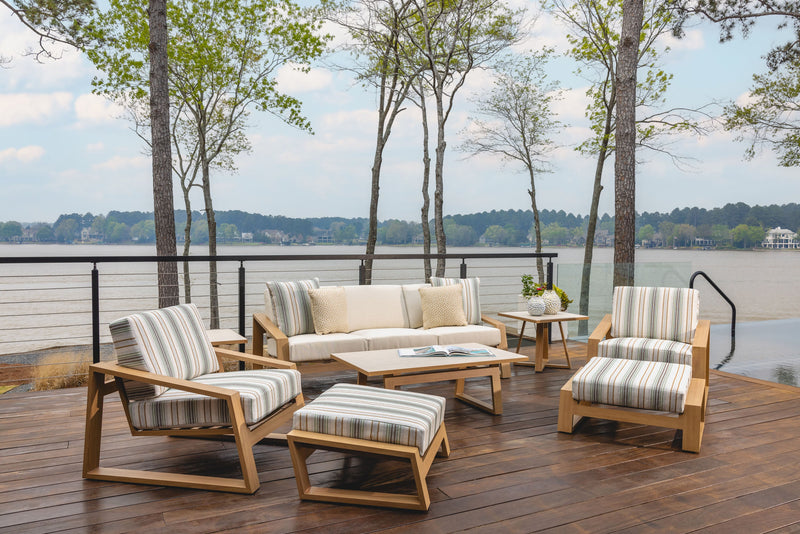 Lloyd Flanders Pursuit Sofa