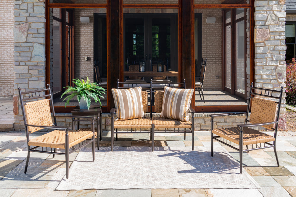 Lloyd Flanders Low Country Cushionless Settee