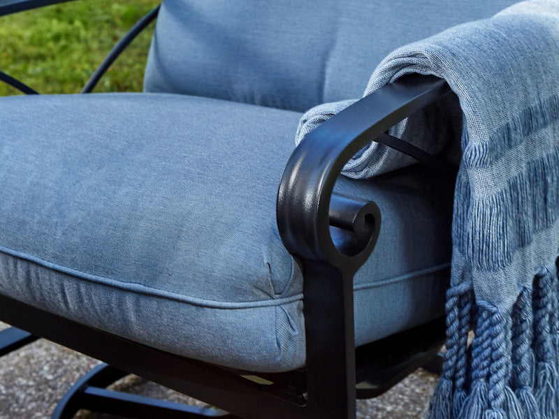 Palazzo Cushion Ultra Swivel Tilt Lounge Chair