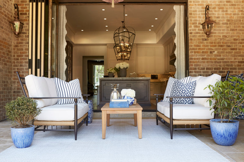 Lloyd Flanders Low Country Loveseat