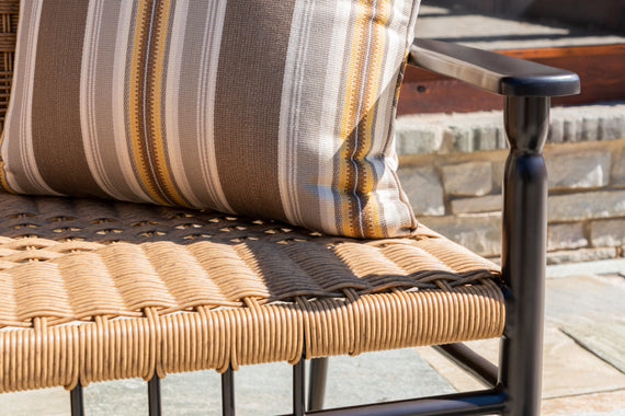 Lloyd Flanders Low Country Cushionless Settee